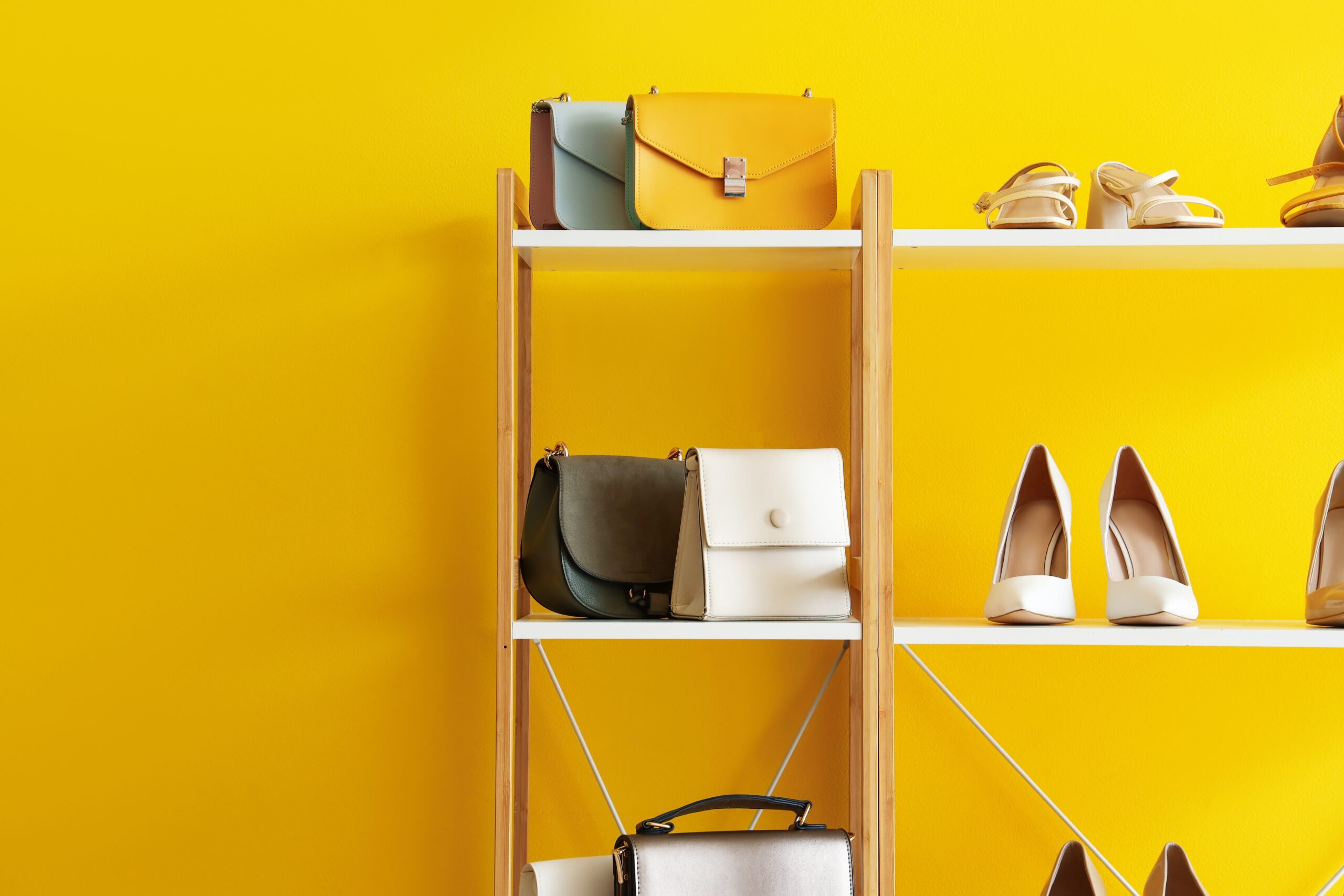 お店に飾られたラック