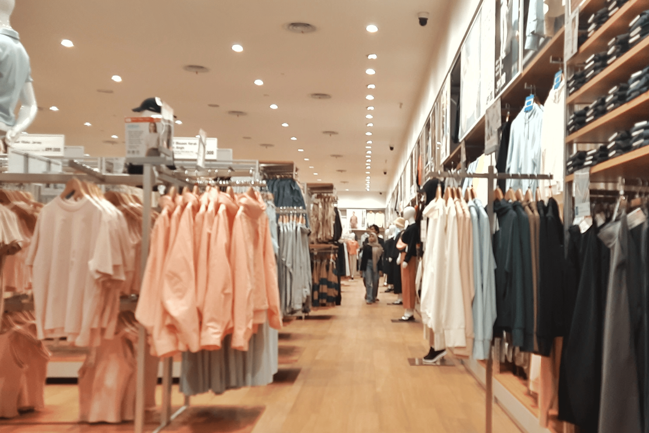 アパレルショップの店内